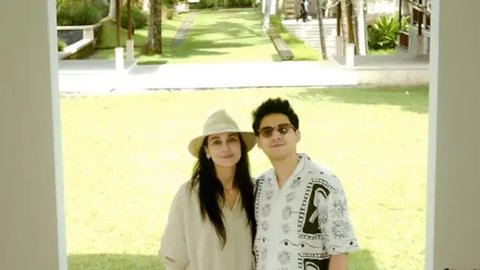 Potret Terbaru Luna Maya dan Maxime Bouttier Rayakan Sebulan Pernikahannya di Bali, Makin Romantis dengan Outfit Kasual Elegan