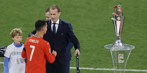 Tangis Cristiano Ronaldo Pecah Usai Portugal Juara UEFA Nations League, Umur 40 Masih Sumbang Trofi