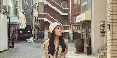 5 Gaya OOTD Prilly Latuconsina saat Liburan Bareng Omara Esteghlal di Korea, Tampil Cantik dengan Aura Jatuh Cinta