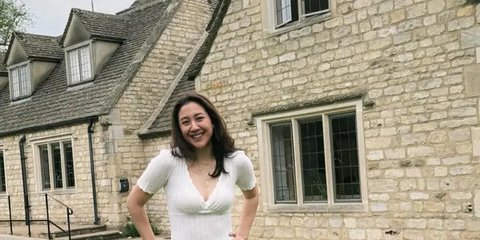 5 Potret Sherina Munaf Pakai Outfit Taman dan Kebun, dari Kebaya hingga Dress Kotak-Kotak