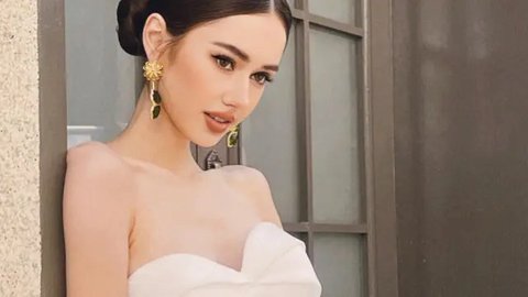Bikin Pangling, 6 Potret Cantik Menawan Vika Kolesnaya Istri Billy Syahputra dalam Balutan Gaun Pengantin