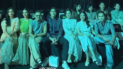 5 Artis Hadir di Artkea Annual Show 2025, Detail Menawan Pakai Outfit Brokat