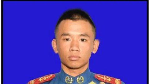 Momen Haru dan Bangga, Ayah Sambut Sang Anak Peraih Adhi Makayasa AAL di Istana Negara