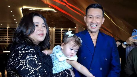Tampil Elegan, Denny Sumargo  dan Sang Istri ke Resepsi Luna Maya - Maxime Bouttier