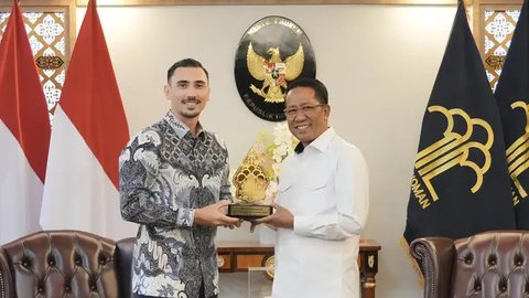 Sah Jadi WNI, Vincent Verhaag Suami Jessica Iskandar Buktikan Prosesnya Tak Serumit yang Diduga