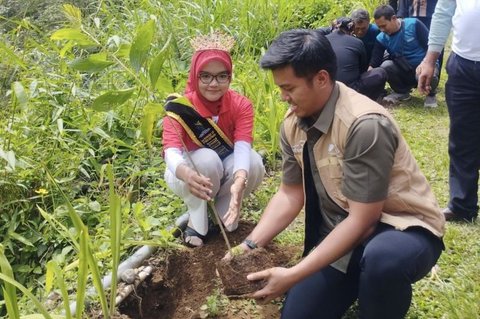 Trivia: PTPN I Tanam Pohon di Kaki Gunung Salak, Ribuan Bibit Ditanam untuk Ekosistem Berkelanjutan