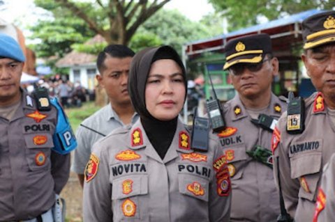 {{caption}}
