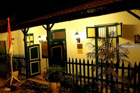 Usulan Pembangunan Patung H.O.S. Tjokroaminoto di Ponorogo: Mengapa 'Raja Jawa Tanpa Mahkota' Layak Jadi Ikon Wisata?