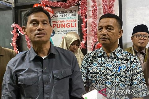 {{caption}}
