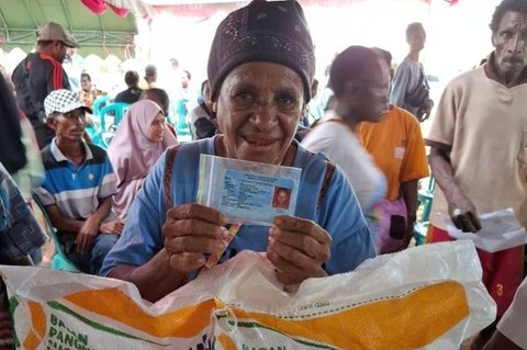 Fakta Unik: Realisasi Bantuan Pangan Beras Bulog Capai 99,29 Persen, Apa Artinya Bagi Jutaan Penerima?
