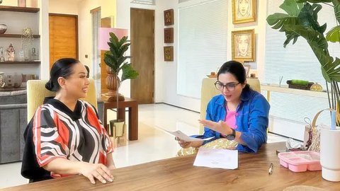 Elegan dan Nyaman, Ini Potret Ruang Tamu Titi DJ Bergaya Minimalis Modern