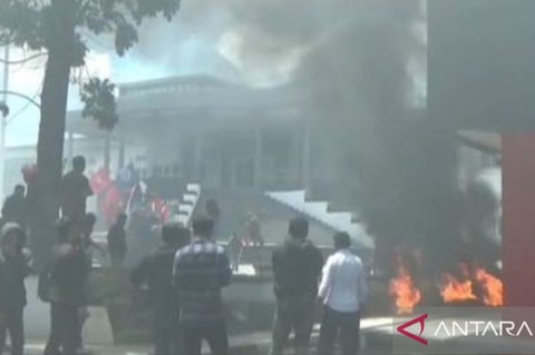 Fakta Menarik: Mahasiswa Sultra Duduki Ruang Rapat, Desak Pengesahan RUU Perampasan Aset