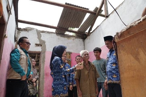 {{caption}}