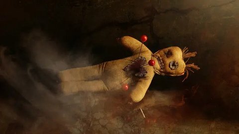 Wanita Ini Jual Jiwanya dengan Tanda Tangan Berdarah Demi Boneka Labubu dan Tiket Konser