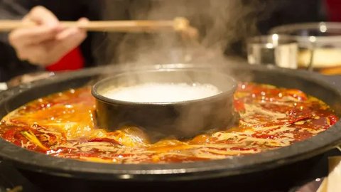 Remaja Dituntut Rp5 Miliar Usai Ketahuan Kencing di Mangkuk Sup Restoran
