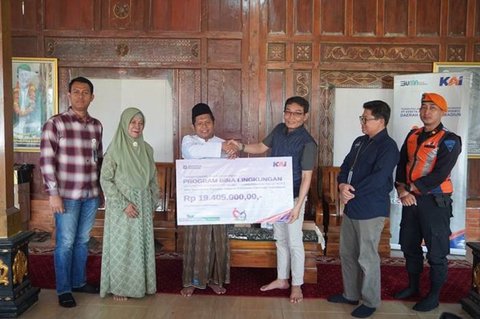 Tahukah Kamu? KAI Daop 7 Salurkan Dana TJSL Rp19,4 Juta untuk Ponpes Kanzul Ulum Madiun