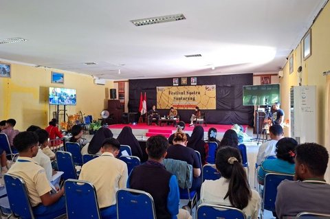 Mengapa Sastra Penting dalam Bencana? Flobamora Kupang Suarakan Isu Literasi dan Bencana di FSS