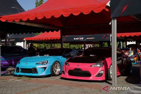 {{caption}}