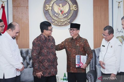 {{caption}}