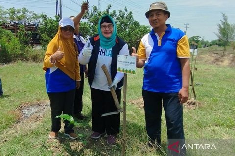 Tahukah Anda Manfaatnya? LKBN ANTARA dan DPR RI Gelar Aksi Penghijauan Rembang dengan 500 Bibit Buah di Desa Wisata Sendangasri