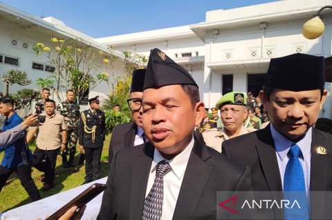 Fakta Unik: Gubernur Jabar Tempatkan Ratusan ASN Jawa Barat Jadi Tenaga TU SMA/SMK, Imbas Transfer Pusat Berkurang Rp2,4 Triliun