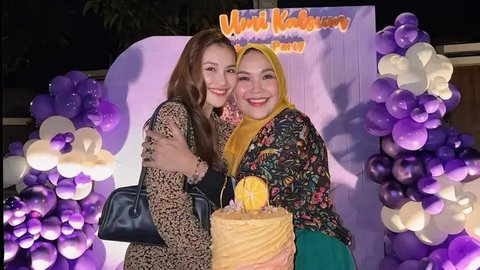 5 Momen Hangat di Ultah Ibunda Ayu Ting Ting, Keluarga Hadirkan Kejutan Manis!