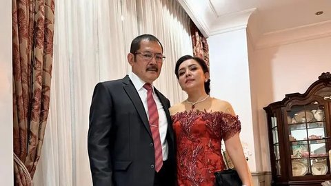 Bergaya Mewah saat Panen, Mayangsari Pakai Chanel di Kebun Bareng Bambang Trihatmodjo