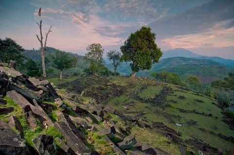 Bukan Sekadar Suku, Budayawan Ungkap Jiwa Kesundaan: Cinta Alam dan Taat Hukum adalah Fondasinya!