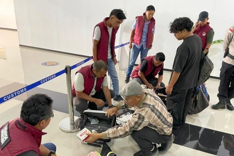 {{caption}}