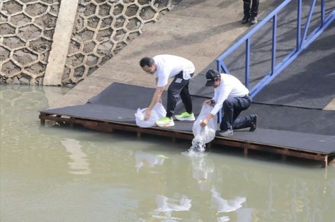 MIND ID Tanam Ratusan Pohon dan Lepas Ikan: Bukti Nyata Komitmen ESG untuk Konservasi Sungai Cipinang