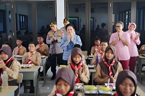 Ketua Komisi IV DPR RI Puji Inisiatif Kapolri dalam Pembangunan SMP Kemala Bhayangkari Karanganyar