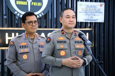 {{caption}}