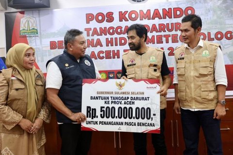 Pemprov Sulsel Serahkan Bantuan Rp500 Juta untuk Percepatan Pemulihan Aceh Pascabencana