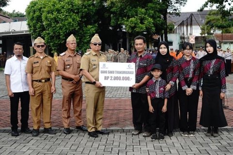 Pemkab Garut Berangkatkan Dua Keluarga Transmigrasi ke Sulawesi Barat, Buka Peluang Baru Pertanian