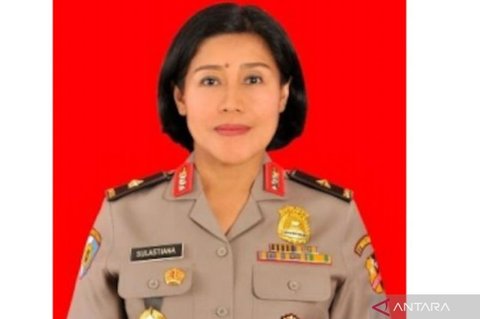 Brigjen Pol Sulastiana, Dosen Wanita Pertama Jadi Wakapolda Papua Barat
