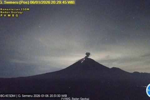 Erupsi Gunung Semeru Kembali Terjadi, Lontarkan Lava Pijar dan Letusan 800 Meter