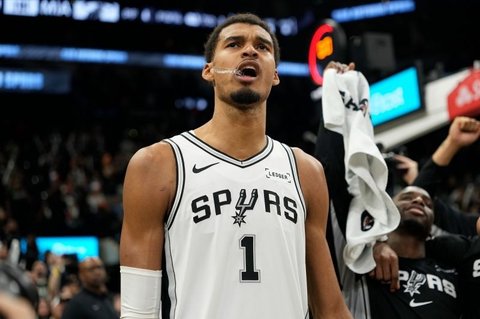 Aksi Gemilang Wembanyama dan Fox Bawa Spurs Redam Celtics di TD Garden