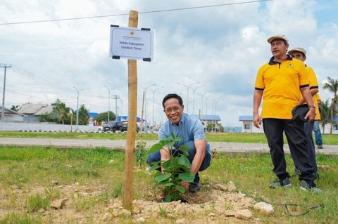 Pemkab Lombok Timur dan Unram Bersinergi dalam Gerakan Penghijauan Ekas Buana