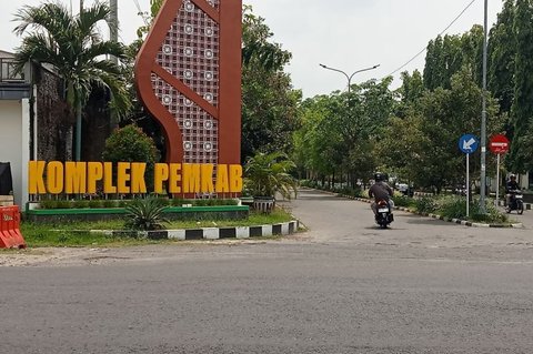 {{caption}}