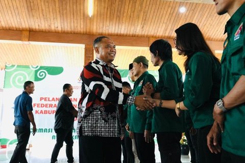 {{caption}}
