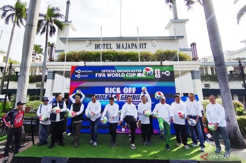 TVRI Jatim Gelar 'Kick Off Bola Gembira' Sambut Piala Dunia 2026 Bersama Legenda Sepak Bola