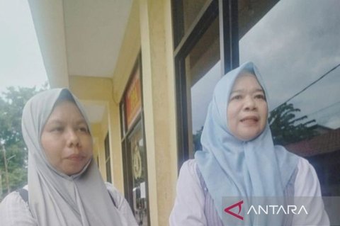 {{caption}}