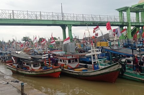 Angin Kencang dan Gelombang Tinggi: Ribuan Nelayan Pandeglang-Lebak Tidak Melaut Sebulan Terakhir