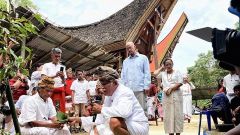 Pandji Pragiwaksono Datangi Tana Toraja, Minta Maaf dan Jalani Peradilan Adat Didenda 1 Ekor Babi Serta 5 Ekor Ayam