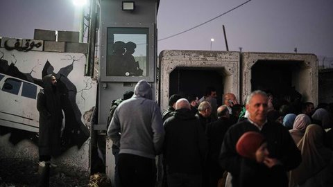 Israel Batasi Jumlah Jemaah Palestina Saat Salat Jumat Perdana Ramadan di Al Aqsa