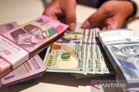Rupiah Melemah: Tembus Rp16.903 per Dolar AS di Tengah Tekanan Global