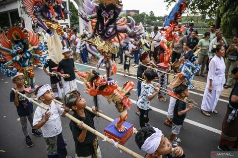 Meriahnya Pawai Ogoh-ogoh Sambut Nyepi di Bundaran HI Jakarta