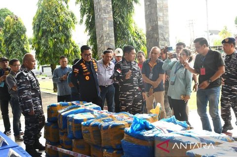 TNI AL Gagalkan Penyelundupan Sianida 1,4 Ton Asal Filipina di Pelabuhan Bitung