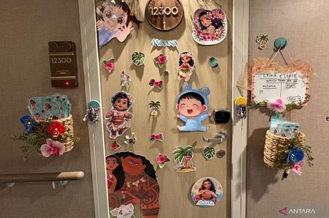 Antusiasme Penggemar Hiasi Kapal Pesiar Disney Adventure dengan Karakter Ikonik