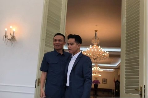 Gibran Peluk Rismon Usai Minta Maaf Soal Ijazah Jokowi, Sebut Hubungan Saudara